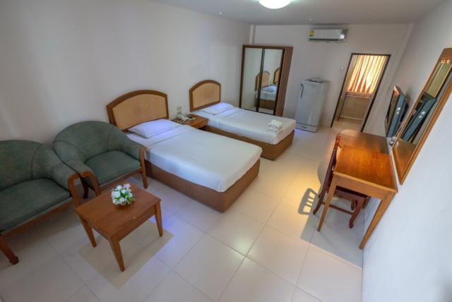 Golden House Service And Apartment Rayong Exterior photo